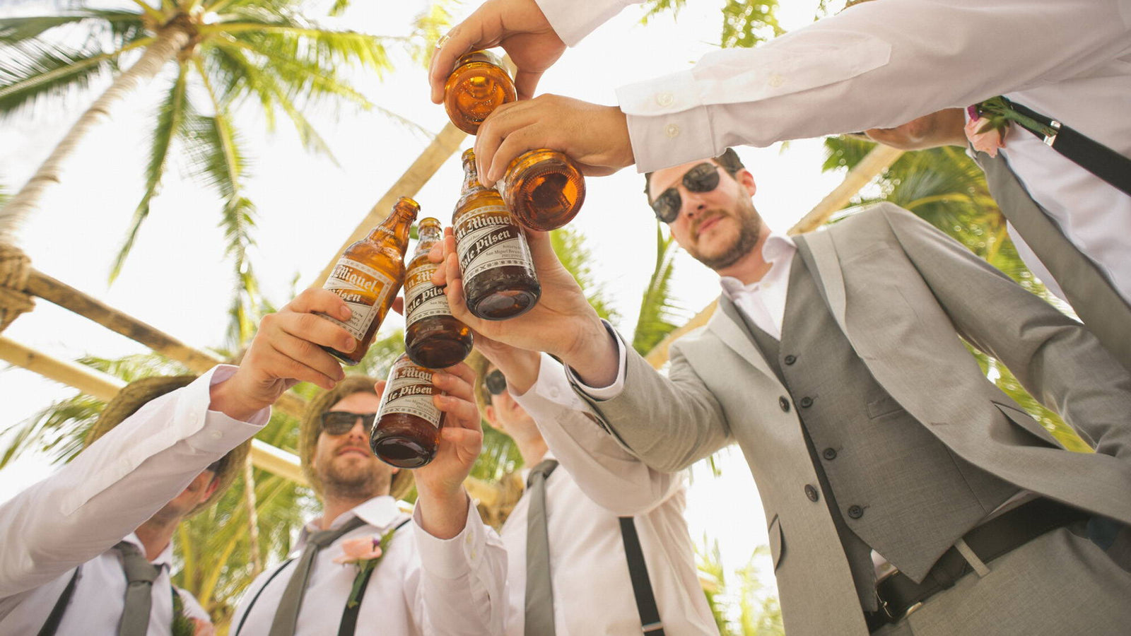 Dressing For a Wedding: 8 Groomsmen Attire Ideas