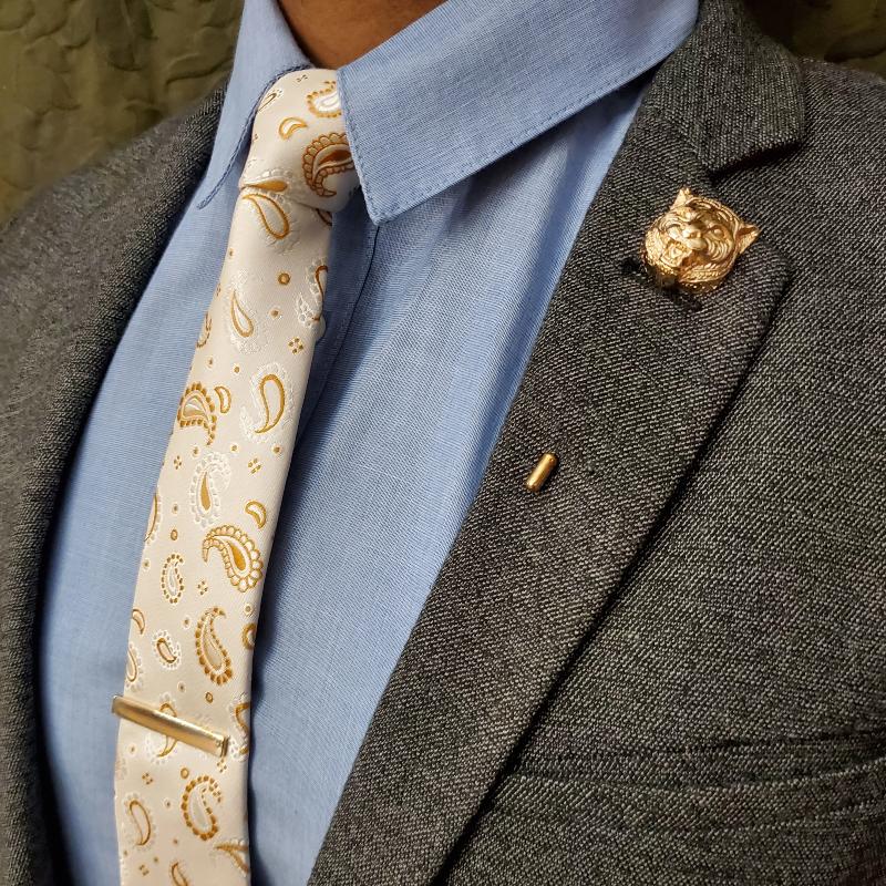 Paisley Crest Pearl Tie Set