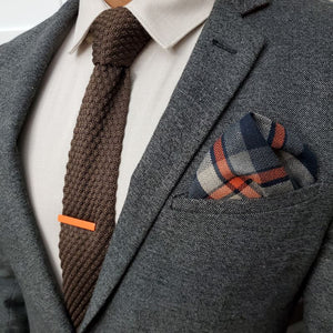 Knitted Point Brown Tie