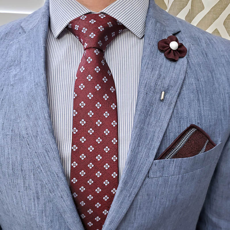 Dark red dotted tie